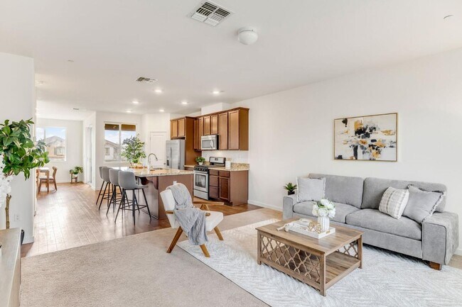 Building Photo - Spacious 3-Story Home in Rancho Cordova