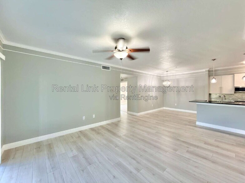 Building Photo - 11530 Villa Grand