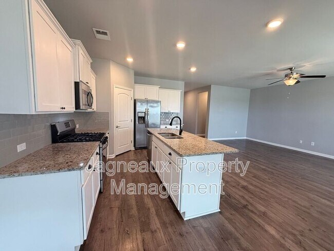 Building Photo - 317 Langley Dr