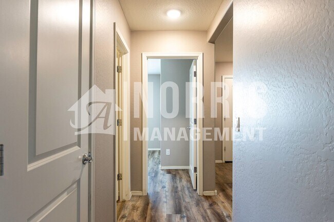 Building Photo - Very Nice Home in a Great Location