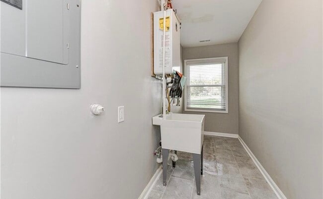 Building Photo - 4201 Seaforth Dr