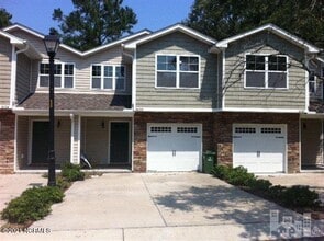 Building Photo - 1624 Fenway Ln