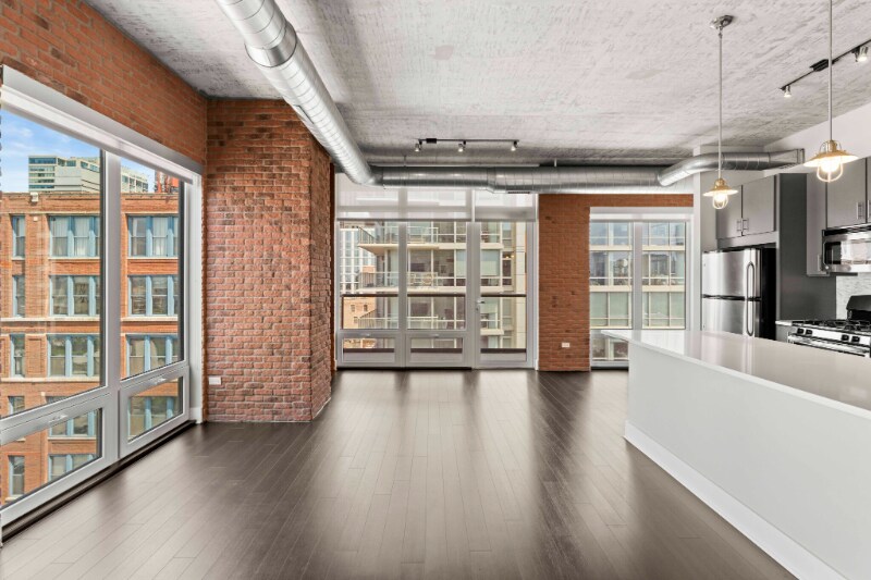 Building Photo - 877 S Clark St