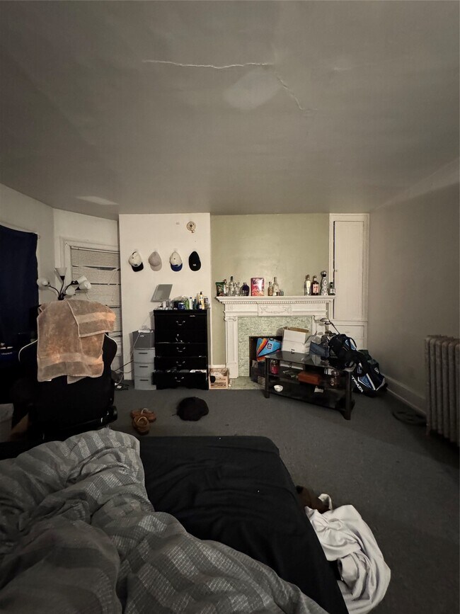 Building Photo - 121 Oak St