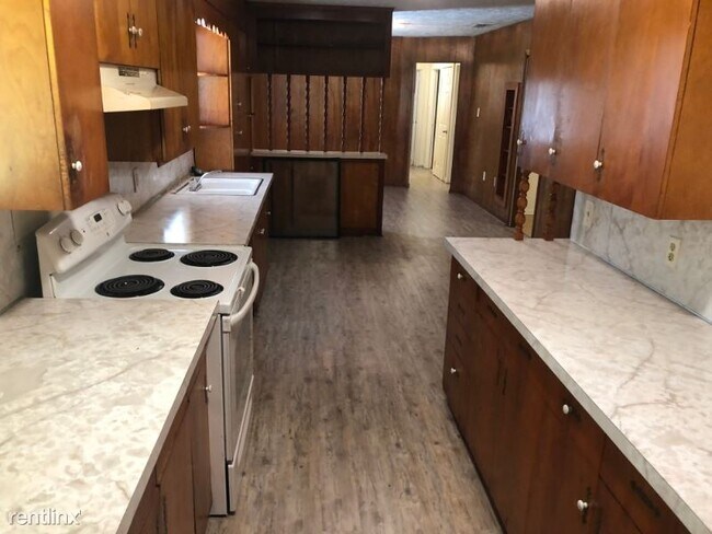 Building Photo - 3 br, 1 bath House - 3315 Suncrest