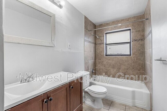 Building Photo - 4452 Eminence Blvd