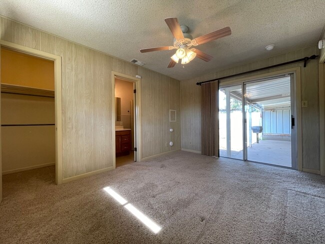 Building Photo - Cozy 3-Bed, 2-Bath Retreat in Serene Neigh...