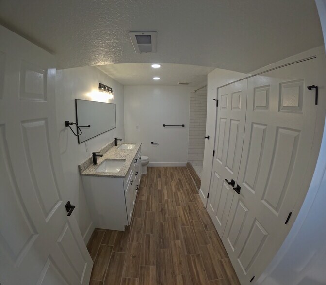 Building Photo - 2906 S 1550 W