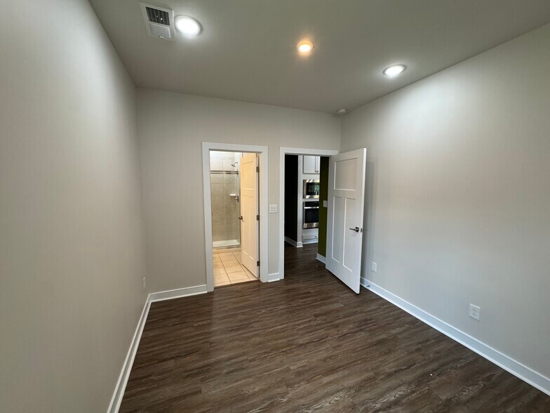 Building Photo - 7181 Waterwheel St SW