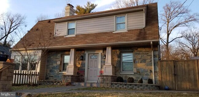 Primary Photo - 1709 Forest Glen Rd