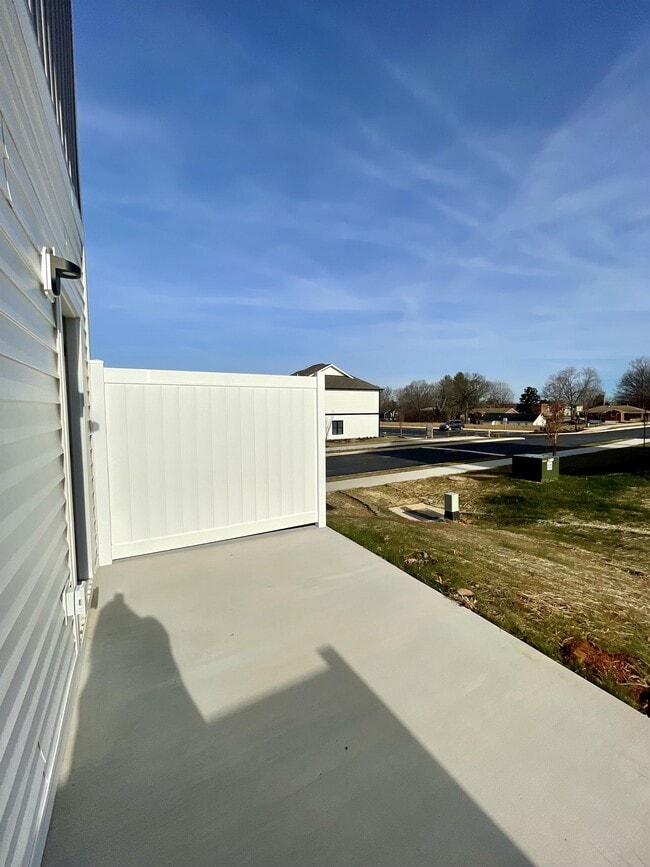 Building Photo - 556 Leesville Rd