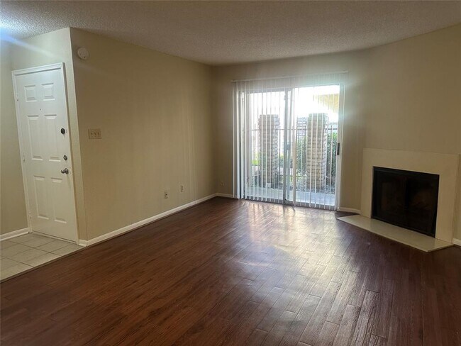 Building Photo - 2120 El Paseo St