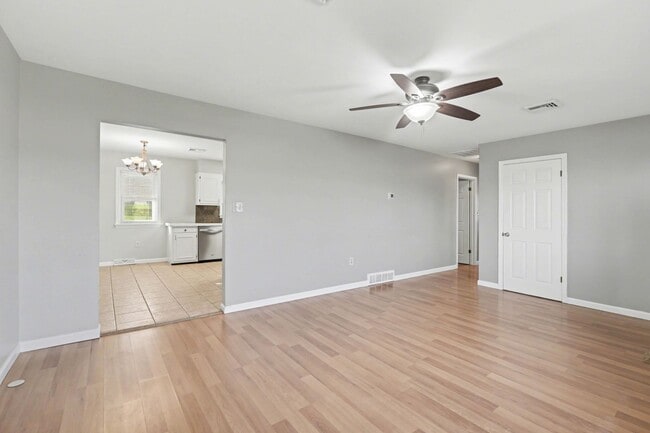 Building Photo - 3 bedroom ranch home