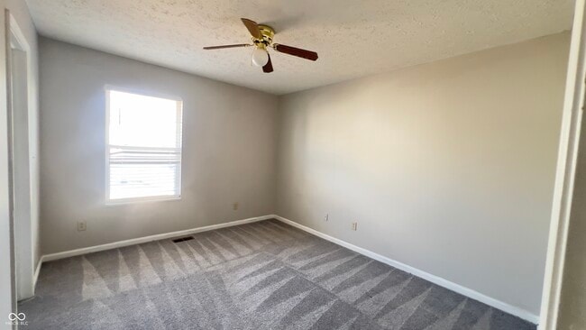 Building Photo - 5363 Fishlake Dr