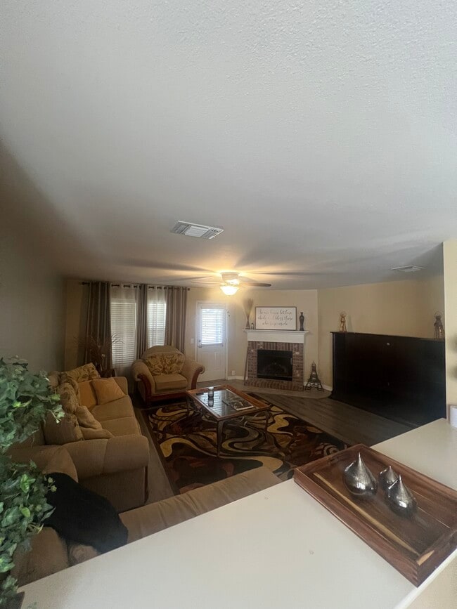 Building Photo - 3703 Fiesta Tr