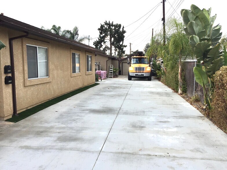 Building Photo - 528 N Parker St