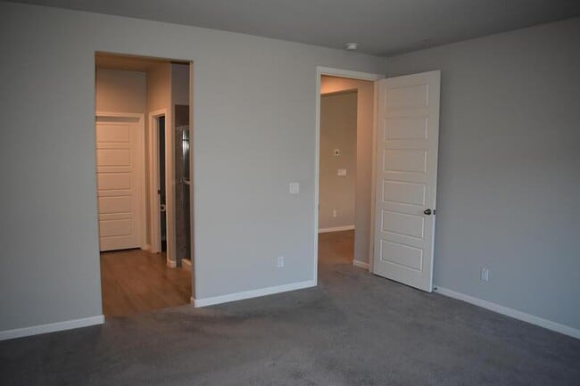 Building Photo - 610 Wood Crest Ave