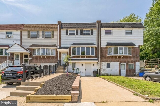 Primary Photo - 11853 Brandon Rd