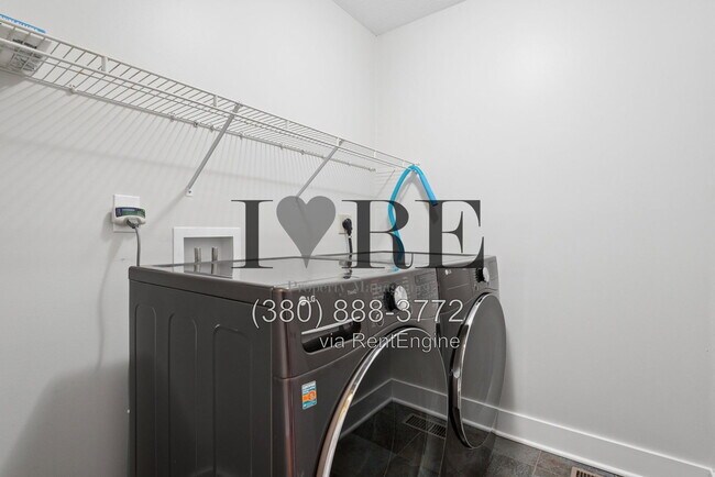Building Photo - 8765 Hyland-Croy Rd