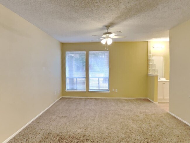 Building Photo - 5402 Sweetwind Ln