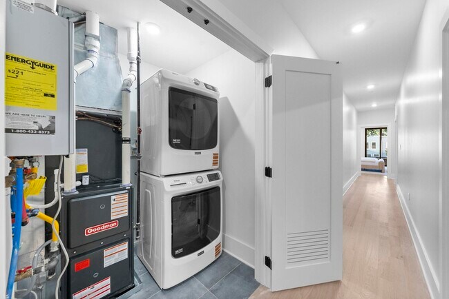 Building Photo - 124 Glenwood Ave