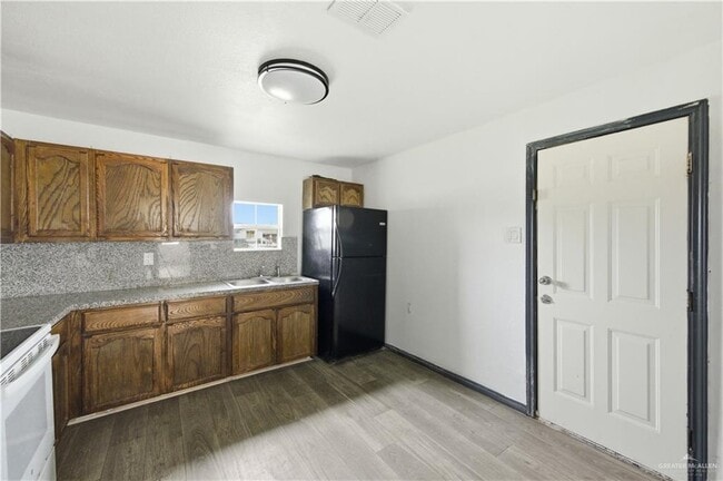 Building Photo - 14 Rusty Dr