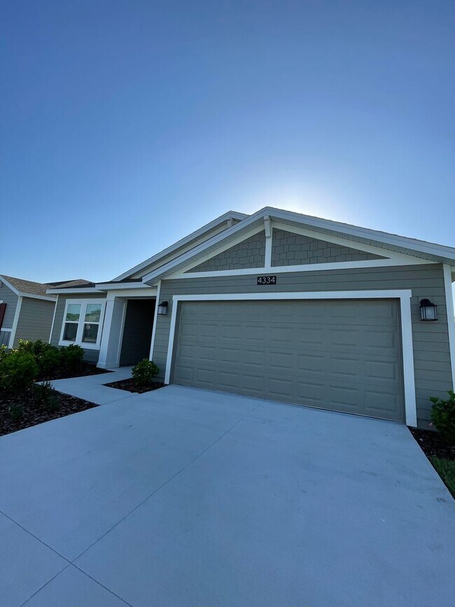 Building Photo - BEAUTIFUL BRAND NEW 2022 Home in the new S...