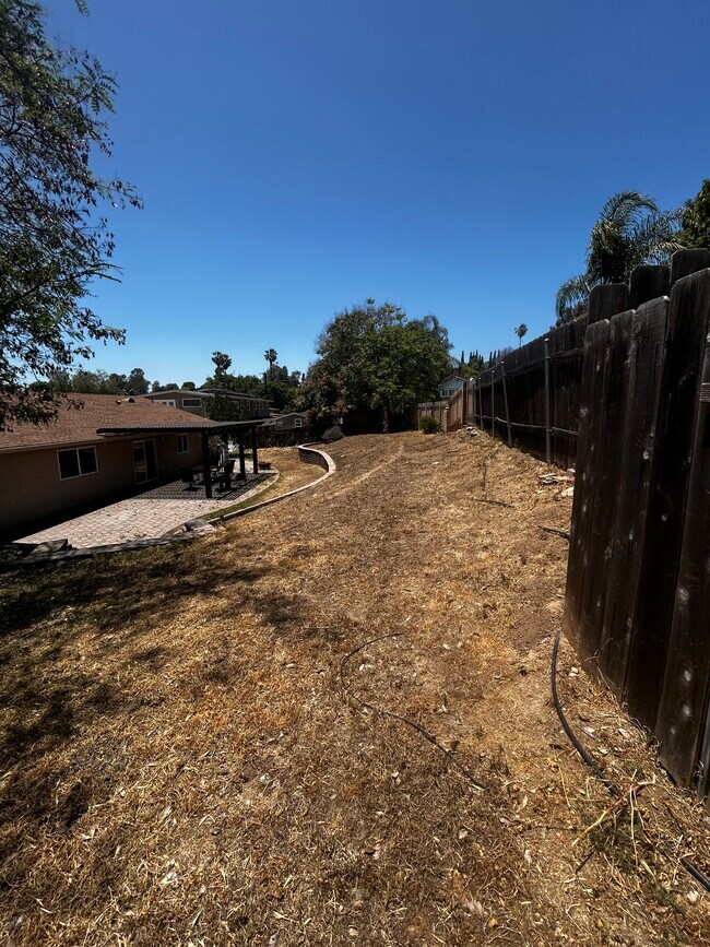 Building Photo - 9744 Sierra Madre Rd