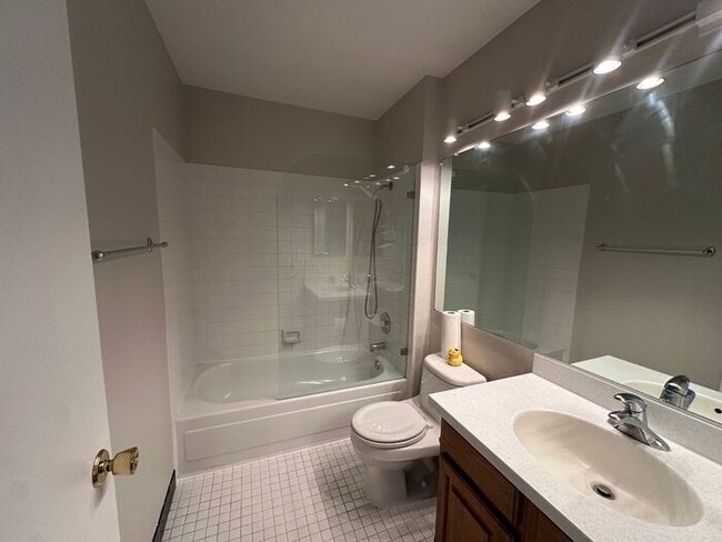 Building Photo - 2875 Idlewild Dr