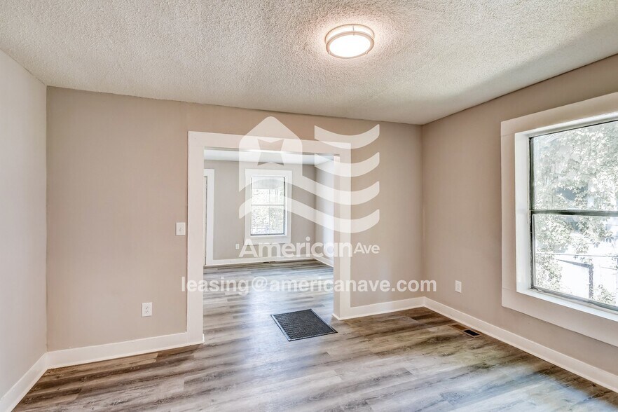 Building Photo - 633 84th St S