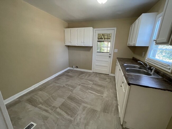 Building Photo - Home for rent in Midfield **ACCEPTS SECTIO...