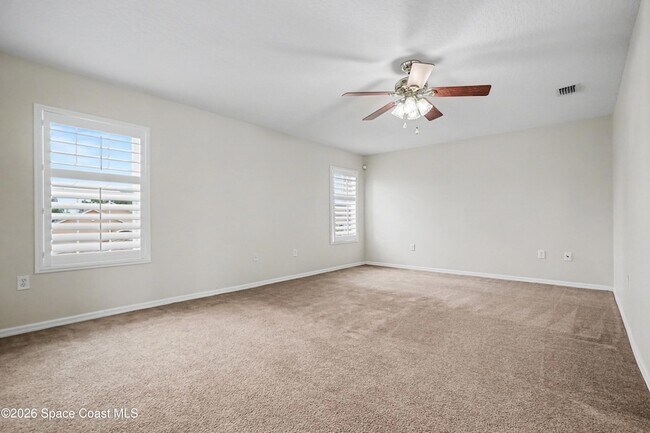 Building Photo - 5353 Outlook Dr