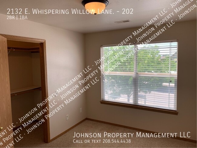 Building Photo - Whispering Willow Apartments: Modern, Conv...