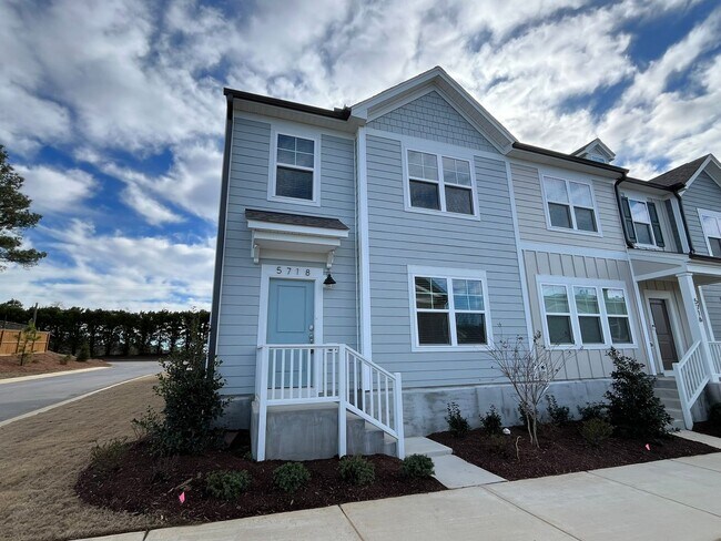 Building Photo - 5718 Preveza Pl