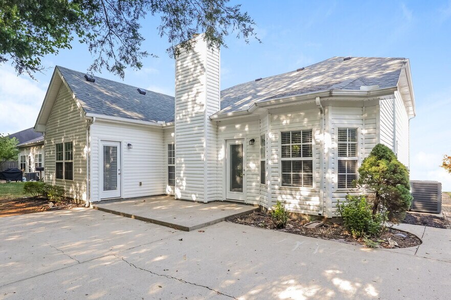 Building Photo - 750 Pantera Dr