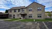 Building Photo - Large 2 Bedroom Upper Apartment in Menasha WI