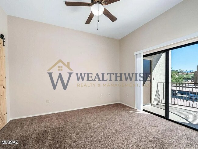 Building Photo - 2010 E River Rd