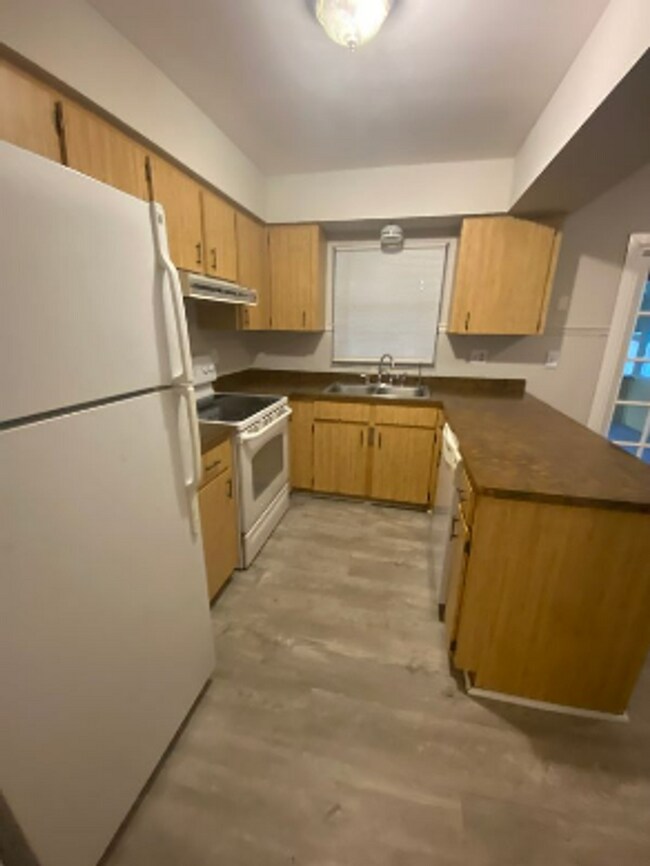 Building Photo - 98 Surf Dr