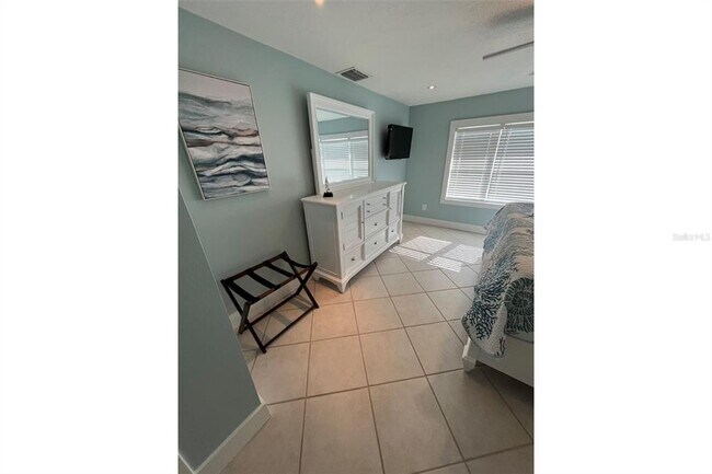 Building Photo - 345 Avenida Leona