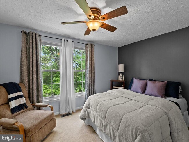 Building Photo - 1636 Fieldthorn Dr