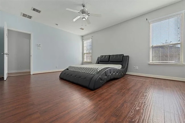 Master bedroom downstairs - 4903 Ibis Lake Ct