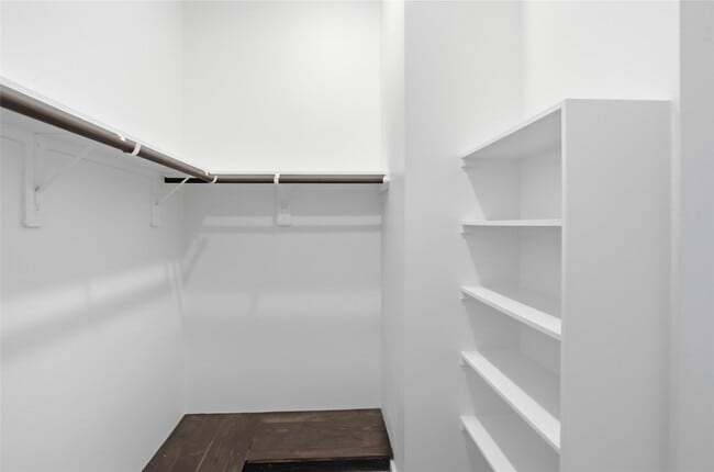 Building Photo - 6728 Parker Grv Ln