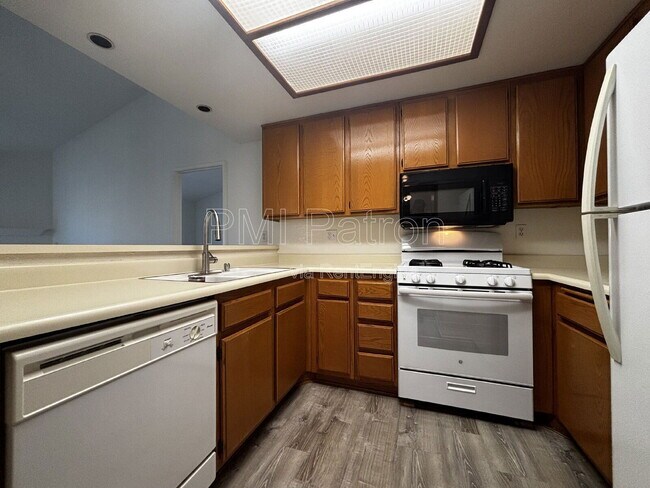 Building Photo - 3509 W Greentree Cir