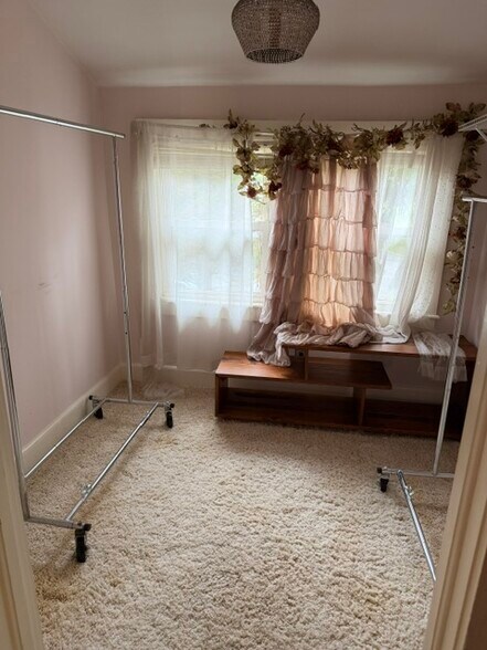 Building Photo - 35 2nd Ave