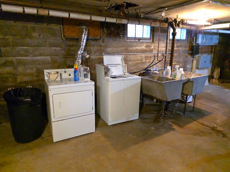 Building Photo - 656 Cleveland Ave S