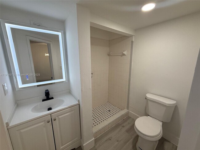 Building Photo - 7901 S Colony Cir