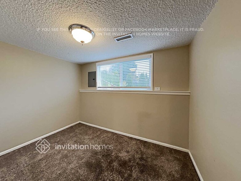 Building Photo - 469 Reiten Rd