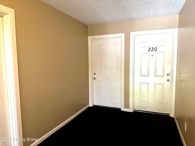 Building Photo - 219 Middletown Square