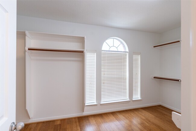 Building Photo - 2109 Auburn Shores Dr