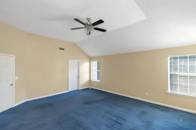 Building Photo - 65 Oak Manor Dr